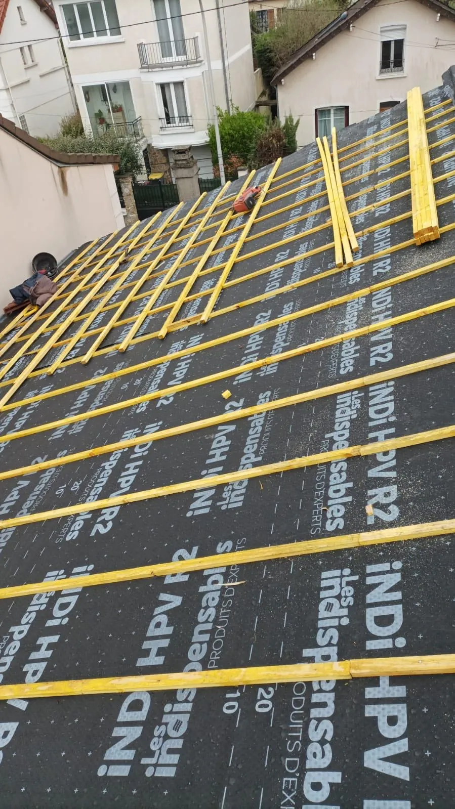 Réfection de toiture sur pavillon, liteaunage à neuf